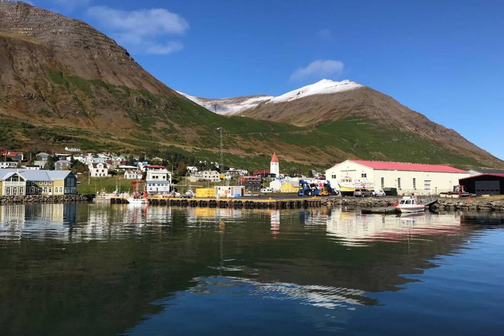 House With A Warm Soul In North Iceland Siglufjordur 外观 照片